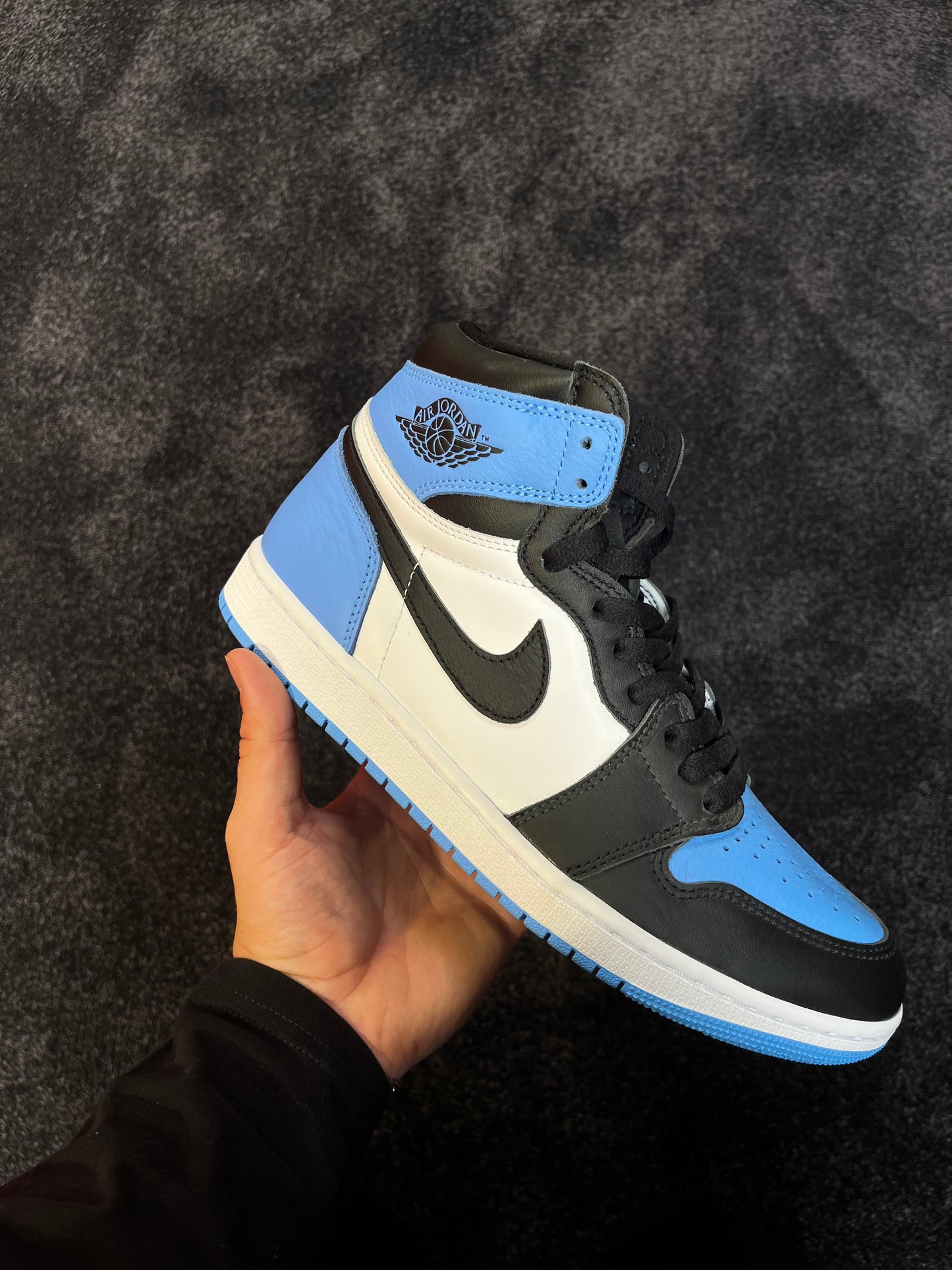 Air Jordan 1 Retro OG UNC Toe